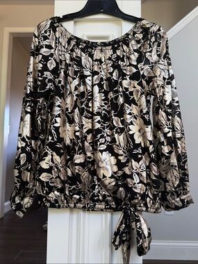 Sam and Jess NWOT Black and Metallic Gold Floral Print Elastic Waist With Tie XS
